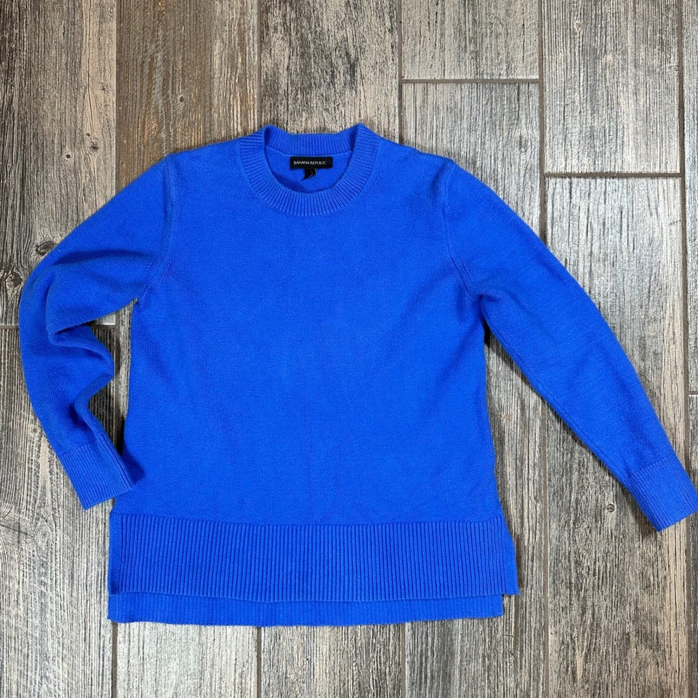 Banana Republic Blue Supersoft Crew Neck Long Sleeve Sweater M